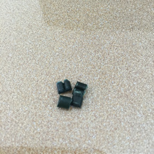 六神花露水焕新包装被指用印钞专用纸 律师:未使用人民币图样不违规