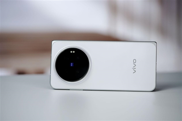 REDMI Note累计销量破5亿台！新一代小金刚Note 17系列本月发布