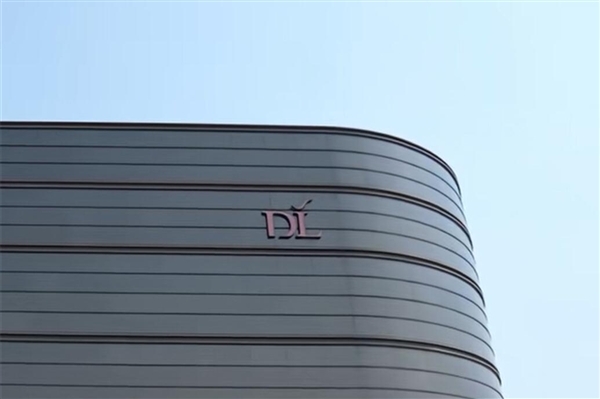 国产车征战北美市场！零跑汽车正式登陆墨西哥 首发车型B10
